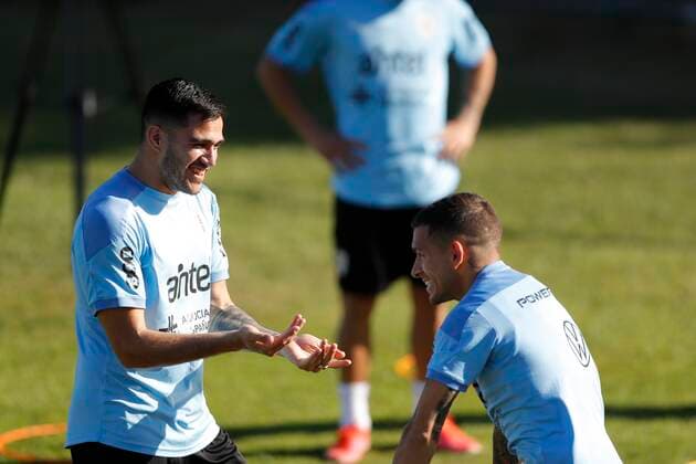 Fußball, Copa America, Nationalteam Uruguay Training Maximiliano Gomez (L) of Uruguayan national soccer team takes part in a training session in Brasilia, Brazil, 01 July 2021. Uruguay will faces Peru as part of Copa America quarter finals at Mane Garrincha stadium on 02 July 2021. Uruguayan national soccer team training session !ACHTUNG: NUR REDAKTIONELLE NUTZUNG!  Copyright: xFERNANDOxBIZERRAx AME9616 20210701-7caa08e63ce02ab0f81139057b905671d5c6da84