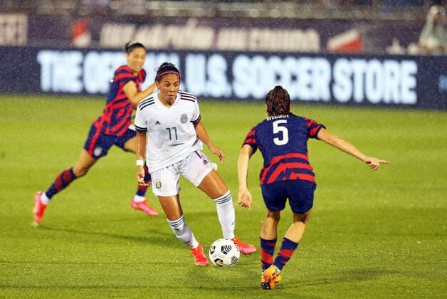 EAST HARTFORD, CT - JULY 01: Mexico midfielder Maria Sanchez (11) and United States defender Kelley O Hara (5) in action during an International Friendly, Länderspiel, Nationalmannschaft match between Mexico and United States on July 1 , 2021 at Pratt & Whitney Stadium at Rentschler Field in East Hartford, CT. (Photo by M. Anthony Nesmith Icon Sportswire) SOCCER: JUL 01 Women s - USA v Mexico Icon21070118
