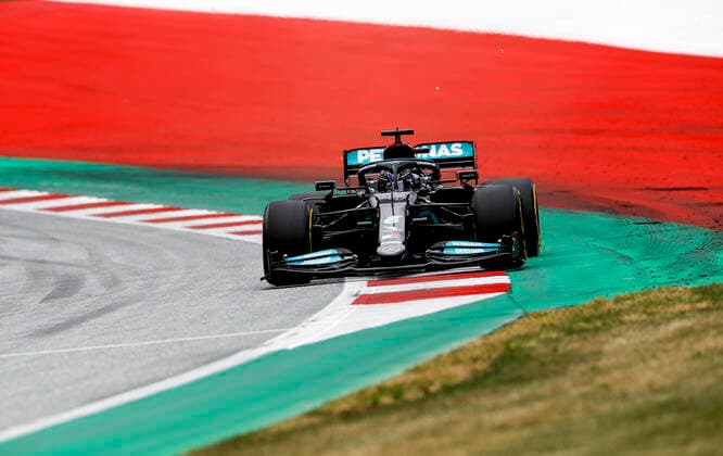 44 Lewis Hamilton (GBR, Mercedes-AMG Petronas F1 Team), F1 Grand Prix of Austria at Red Bull Ring on July 2, 2021 in Spielberg, Austria. (Photo by HOCH ZWEI) Spielberg Austria