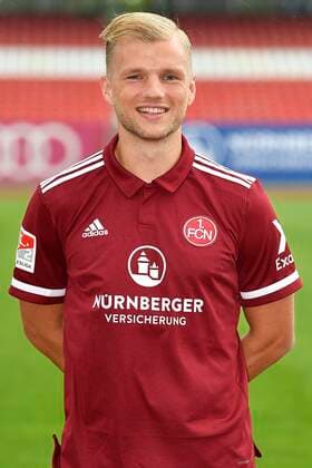 01.07.2021 - 1. FC Nuernberg FCN Club - Saison 2021 2022 - Fototermin Porträttermin - - Einzelbild Einzelfoto Portrait Porträt Kopfbild - Johannes Geis (5, 1. FC Nürnberg FCN )