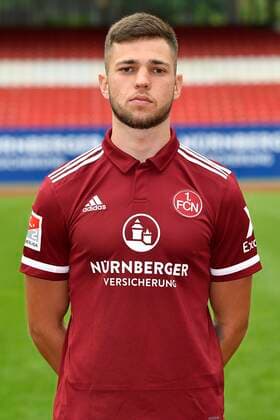 01.07.2021 - 1. FC Nuernberg FCN Club - Saison 2021 2022 - Fototermin Porträttermin - - Einzelbild Einzelfoto Portrait Porträt Kopfbild - Eric Shuranov (11, 1. FC Nürnberg FCN )