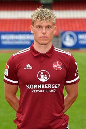 01.07.2021 - 1. FC Nuernberg FCN Club - Saison 2021 2022 - Fototermin Porträttermin - - Einzelbild Einzelfoto Portrait Porträt Kopfbild - Robin Hack (17, 1. FC Nürnberg FCN )