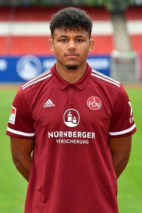 01.07.2021 - 1. FC Nuernberg FCN Club - Saison 2021 2022 - Fototermin Porträttermin - - Einzelbild Einzelfoto Portrait Porträt Kopfbild - Paul-Philipp Besong (27, 1. FC Nürnberg FCN )