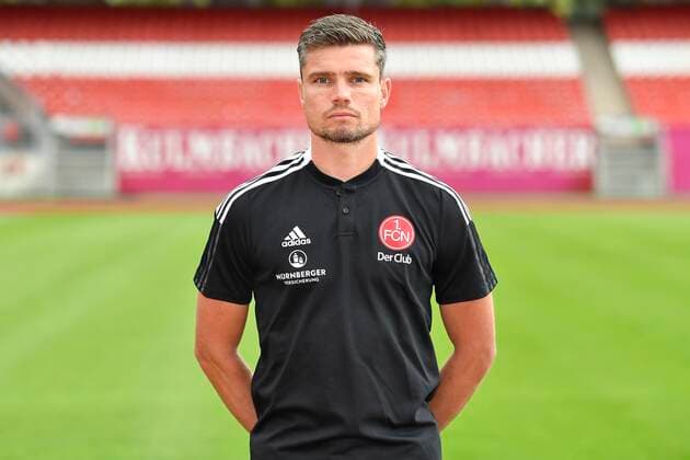 01.07.2021 - 1. FC Nuernberg FCN Club - Saison 2021 2022 - Fototermin Porträttermin - - Einzelbild Einzelfoto Portrait Porträt Kopfbild - Robert Klauß Klauss (Trainer Cheftrainer 1. FC Nürnberg FCN )
