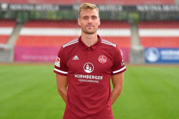 01.07.2021 - 1. FC Nuernberg FCN Club - Saison 2021 2022 - Fototermin Porträttermin - - Einzelbild Einzelfoto Portrait Porträt Kopfbild - Asger Sörensen Soerensen (4, 1. FC Nürnberg FCN )