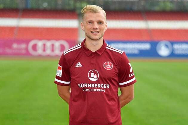 01.07.2021 - 1. FC Nuernberg FCN Club - Saison 2021 2022 - Fototermin Porträttermin - - Einzelbild Einzelfoto Portrait Porträt Kopfbild - Johannes Geis (5, 1. FC Nürnberg FCN )