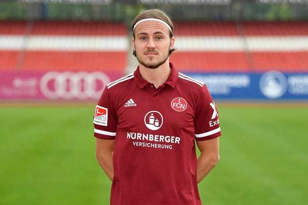 01.07.2021 - 1. FC Nuernberg FCN Club - Saison 2021 2022 - Fototermin Porträttermin - - Einzelbild Einzelfoto Portrait Porträt Kopfbild - Felix Lohkemper (7, 1. FC Nürnberg FCN )