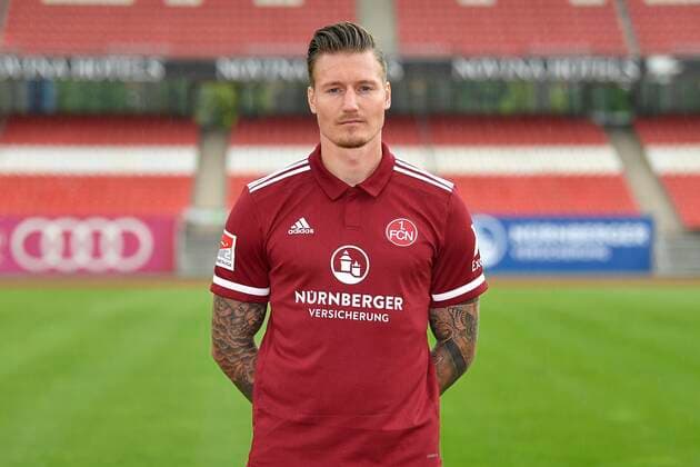 01.07.2021 - 1. FC Nuernberg FCN Club - Saison 2021 2022 - Fototermin Porträttermin - - Einzelbild Einzelfoto Portrait Porträt Kopfbild - Manuel Schäffler Schaeffler (9, 1. FC Nürnberg FCN )