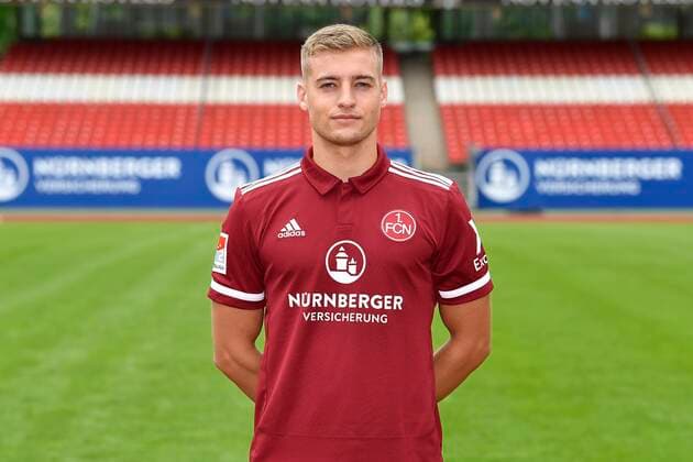 01.07.2021 - 1. FC Nuernberg FCN Club - Saison 2021 2022 - Fototermin Porträttermin - - Einzelbild Einzelfoto Portrait Porträt Kopfbild - Fabian Nürnberger Nuernberger (15, 1. FC Nürnberg FCN )
