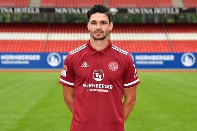 01.07.2021 - 1. FC Nuernberg FCN Club - Saison 2021 2022 - Fototermin Porträttermin - - Einzelbild Einzelfoto Portrait Porträt Kopfbild - Christopher Schindler (16, 1. FC Nürnberg FCN )