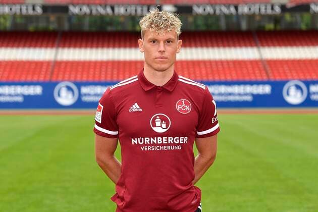 01.07.2021 - 1. FC Nuernberg FCN Club - Saison 2021 2022 - Fototermin Porträttermin - - Einzelbild Einzelfoto Portrait Porträt Kopfbild - Robin Hack (17, 1. FC Nürnberg FCN )