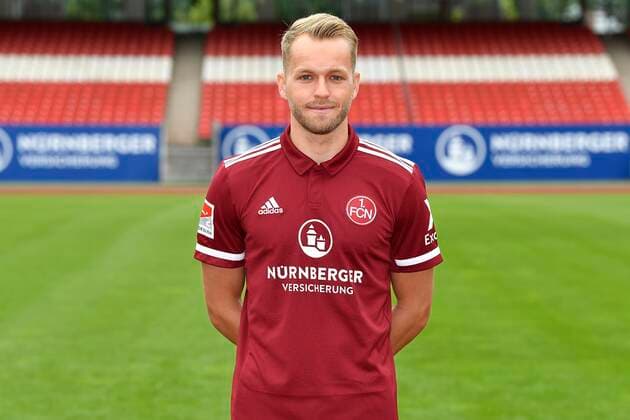 01.07.2021 - 1. FC Nuernberg FCN Club - Saison 2021 2022 - Fototermin Porträttermin - - Einzelbild Einzelfoto Portrait Porträt Kopfbild - Pascal Köpke Koepke (20, 1. FC Nürnberg FCN )