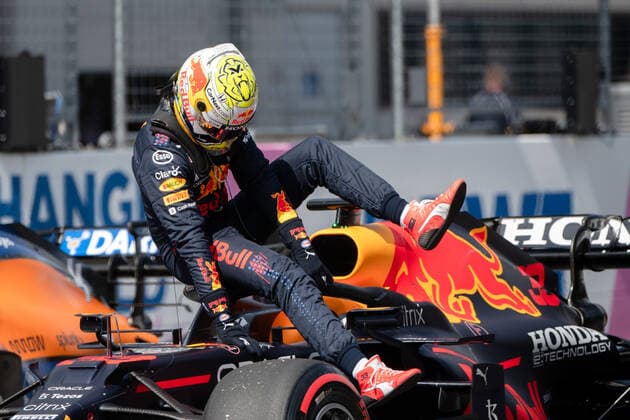 Max Verstappen (Red Bull Racing Honda) steigt nach dem Qualifying aus dem Auto und jubelt ueber die Poleposition, AUT, Formel 1 Großer Preis von Oesterreich, Red Bull Ring Spielberg, Rennen 9, Saison 2021, 03.07.2021. AUT, Formel 1 Großer Preis von Oesterreich, Red Bull Ring Spielberg, Rennen 9, Saison 2021, 03.07.2021 Spielberg Copyright: xEibnerxPressefoto MichaelxMemmlex EP_MMR