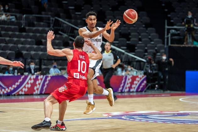 Basketball Split 03.07.2021 Olympia-Qualifikation FIBA Olympic Qualifying Tournament 2020 Halbfinale Deutschland (GER) - Kroatien (CRO) Maodo Lo (Deutschland, No.04) Roko-Leni Ukic (Kroatien, No.10)