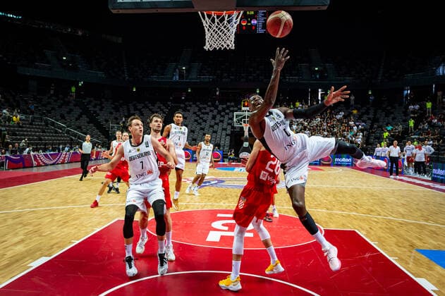 Basketball Split 03.07.2021 Olympia-Qualifikation FIBA Olympic Qualifying Tournament 2020 Halbfinale Deutschland (GER) - Kroatien (CRO) Isaac Bonga (Deutschland, No.00) Luka Babic (Kroatien, No.26)