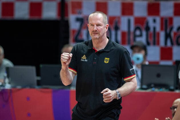 Basketball Split 03.07.2021 Olympia-Qualifikation FIBA Olympic Qualifying Tournament 2020 Halbfinale Deutschland (GER) - Kroatien (CRO) Henrik Rödl (Deutschland, Bundestrainer) Rodl Roedl Jubel