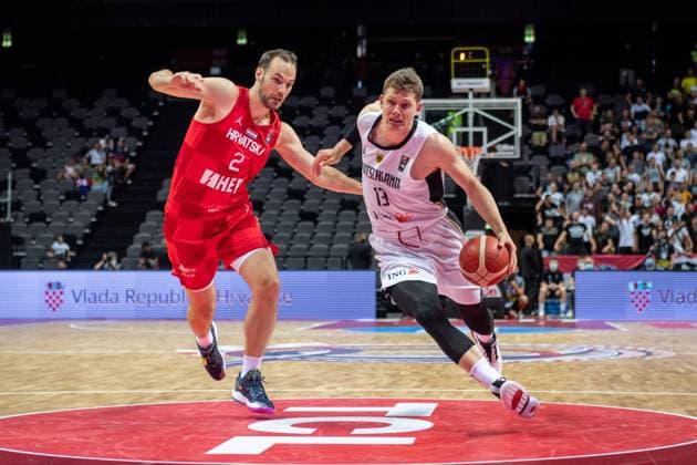 Basketball Split 03.07.2021 Olympia-Qualifikation FIBA Olympic Qualifying Tournament 2020 Halbfinale Deutschland (GER) - Kroatien (CRO) Moritz Wagner (Deutschland, No.13) Miro Bilan (Kroatien, No.02)
