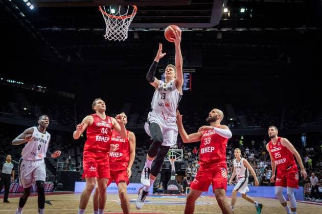 Basketball Split 03.07.2021 Olympia-Qualifikation FIBA Olympic Qualifying Tournament 2020 Halbfinale Deutschland (GER) - Kroatien (CRO) Moritz Wagner (Deutschland, No.13) Zeljko Sakic (Kroatien, No.33) Bojan Bogdanovic (Kroatien, No.44)