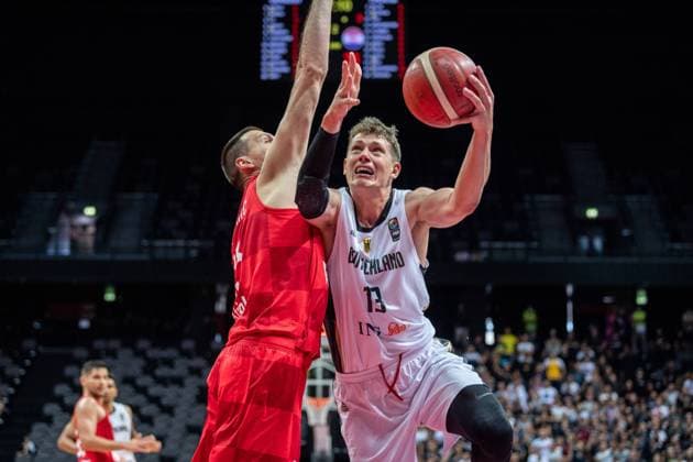 Basketball Split 03.07.2021 Olympia-Qualifikation FIBA Olympic Qualifying Tournament 2020 Halbfinale Deutschland (GER) - Kroatien (CRO) Moritz Wagner (Deutschland, No.13) Darko Planinic (Kroatien, No.15)