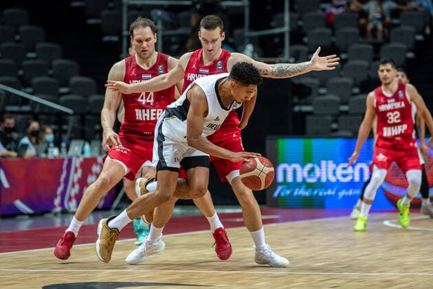 Basketball Split 03.07.2021 Olympia-Qualifikation FIBA Olympic Qualifying Tournament 2020 Halbfinale Deutschland (GER) - Kroatien (CRO) Maodo Lo (Deutschland, No.04) Antonio Jordano (Kroatien, No.55)