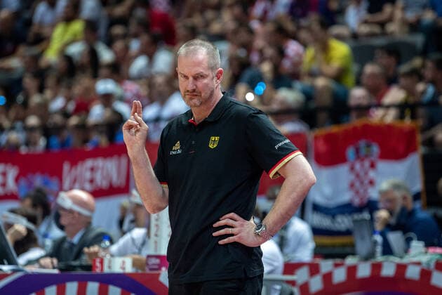 Basketball Split 03.07.2021 Olympia-Qualifikation FIBA Olympic Qualifying Tournament 2020 Halbfinale Deutschland (GER) - Kroatien (CRO) Henrik Rödl (Deutschland, Bundestrainer) Rodl Roedl Jubel