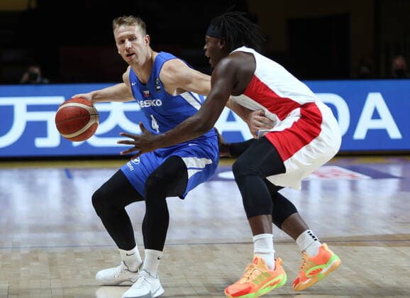 July 3, 2021, Victoria, BC, Canada: Canada s Luguentz Dort, right, defends against Czech Republic s Tomas Vyoral during first half FIBA Men s Olympic Qualifying semi-final basketball action at Memorial Arena in Victoria, Saturday, July 3, 2021. Luguentz Dort,Tomas Vyoral - ZUMAc35_ 20210703_zaf_c35_011 Copyright: xChadxHipolitox