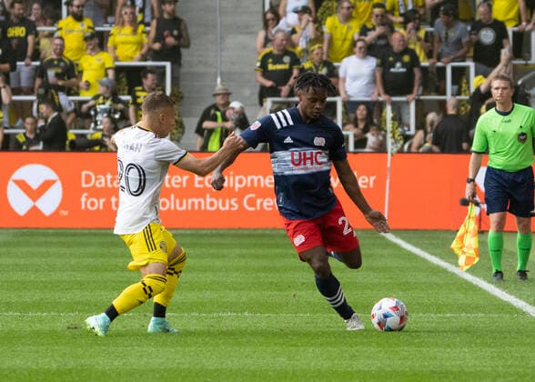 COLUMBUS, OH - JULY 03: DeJuan Jones 24 of New England Revolution kick the ball during the game between the Columbus Crew and the New England Revolution at Lower.com Field in Columbus, Ohio on July 3, 2021. (Photo by Jason Mowry Icon Sportswire) SOCCER: JUL 03 MLS, Fussball Herren, USA - New England Revolution at Columbus Crew Icon2107030038