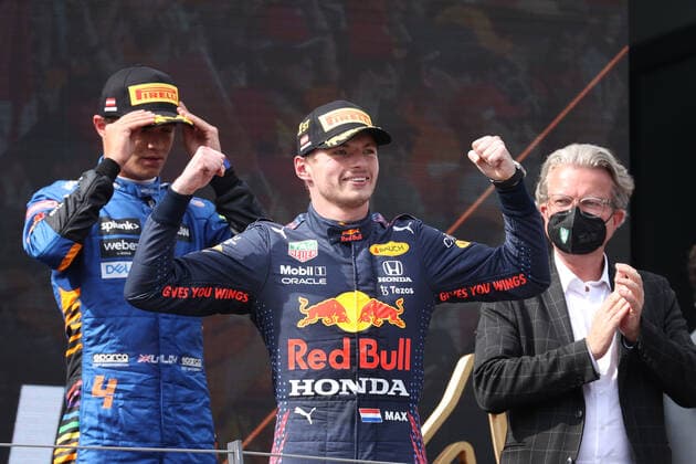 FORMULA 1 - GP of Austria 2021 SPIELBERG,AUSTRIA,04.JUL.21 - MOTORSPORTS, FORMULA 1 - Grand Prix of Austria, Red Bull Ring. Image shows the rejoicing of Lando Norris (GBR McLaren), Max VErstappen (NED Red Bull Racing) and Christopher Drexler.  GEPAxpictures xChristianxWalgram