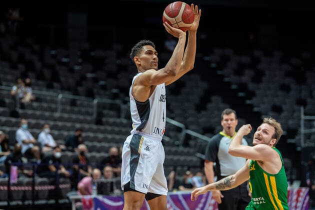 Basketball Split 04.07.2021 Olympia-Qualifikation FIBA Olympic Qualifying Tournament 2020 Finale Deutschland (GER) - Brasilien (BRA) Maodo Lo (Deutschland, No.04) Rafael Luz (Brasilien, No.05)