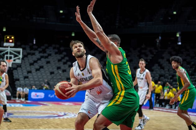 Basketball Split 04.07.2021 Olympia-Qualifikation FIBA Olympic Qualifying Tournament 2020 Finale Deutschland (GER) - Brasilien (BRA) Danilo Barthel (Deutschland, No.22) rafael Hettsheimer (Brasilien, No.30)