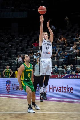 Basketball Split 04.07.2021 Olympia-Qualifikation FIBA Olympic Qualifying Tournament 2020 Finale Deutschland (GER) - Brasilien (BRA) Andreas Obst (Deutschland, No.42) Vitor Benite (Brasilien, No.08)