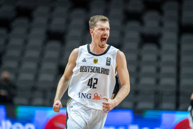 Basketball Split 04.07.2021 Olympia-Qualifikation FIBA Olympic Qualifying Tournament 2020 Finale Deutschland (GER) - Brasilien (BRA) Andreas Obst (Deutschland, No.42) Jubel