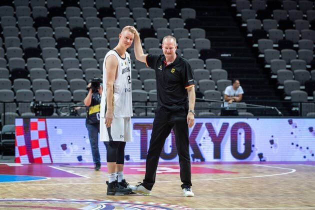 EuroBasket 2022, DBB, Historie, Bundestrainer Basketball Split 04.07.2021 Olympia-Qualifikation FIBA Olympic Qualifying Tournament 2020 Finale Deutschland (GER) - Brasilien (BRA) Robin Benzing (Deutschland, No.12) Henrik Rödl (Deutschland, Bundestrainer) Rodl Roedl Olympiaqualifikation Jubel