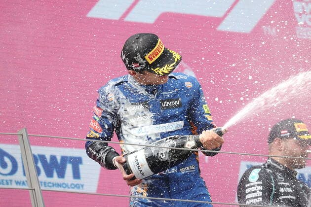 Formula 1 BWT Grosser Preis von Österreich 2021 04.07.2021, Red Bull Ring , Spielberg, Formula 1 BWT Grosser Preis von Österreich 2021 , im Bild 2.Platz für Valtteri Bottas (FIN 77), Mercedes-AMG Petronas Formula One Team, 3.Platz für Lando Norris (GBR 4), McLaren F1 Team