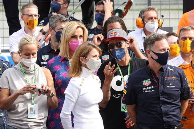 Formula 1 BWT Grosser Preis von Österreich 2021 04.07.2021, Red Bull Ring , Spielberg, Formula 1 BWT Grosser Preis von Österreich 2021 , im Bild Daniela Angerbauer, Anita Gerhardter, Geschäftsführerin der Stiftung Wings for Life, Geraldine Estelle Horner mit Ehemann Teamchef Christian Horner (Red Bull Racing Honda).