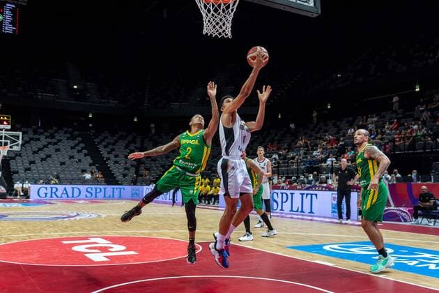 Basketball Split 04.07.2021 Olympia-Qualifikation FIBA Olympic Qualifying Tournament 2020 Finale Deutschland (GER) - Brasilien (BRA) Maodo Lo (Deutschland, No.04) Yago Santos (Brasilien, No.02)