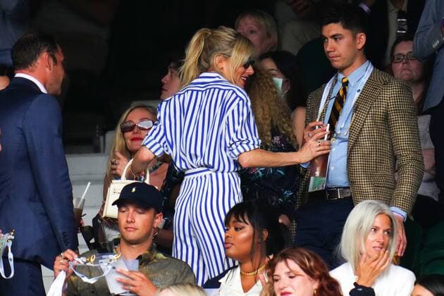 Mandatory Credit: Photo by Javier Garcia Shutterstock (12196117dw) Sienna Miller in the crowd on Centre Court Wimbledon Tennis Championships, Day 7, The All England Lawn Tennis and Croquet Club, London, UK - 05 Jul 2021 Wimbledon Tennis Championships, Day 7, The All England Lawn Tennis and Croquet Club, London, UK - 05 Jul 2021  Copyright: xJavierxGarcia Shutterstockx 12196117dw