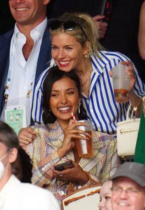 Sport Bilder des Tages Mandatory Credit: Photo by Javier Garcia Shutterstock (12196117ep) Sienna Miller and Maya Jama in the crowd on Centre Court Wimbledon Tennis Championships, Day 7, The All England Lawn Tennis and Croquet Club, London, UK - 05 Jul 2021 Wimbledon Tennis Championships, Day 7, The All England Lawn Tennis and Croquet Club, London, UK - 05 Jul 2021  Copyright: xJavierxGarcia Shutterstockx 12196117ep