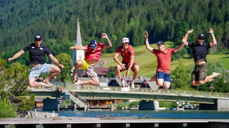 Bilder des Jahres 2021, Sport 07. Juli Sport Themen der Woche KW27 Sport Bilder des Tages ALPINE SKIING - OESV, media day GATSCHACH,AUSTRIA,06.JUL.21 - ALPINE SKIING - OESV, Oesterreichischer Ski Verband, slalom team, media day. Image shows Michael Matt, Manuel Feller, Adrian Pertl, Fabio Gstrein and Marco Schwarz (AUT).  GEPAxpictures xJohannesxFriedl