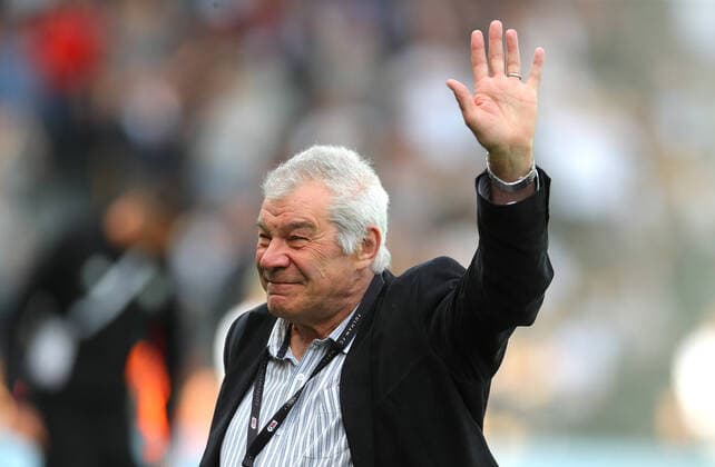 Fußball, Trainerhistorie FC Fulham von 1904 bis heute Mandatory Credit: Photo by Kieran McManus BPI Shutterstock (10235151an) Malcolm MacDonald inducted into Fulham legends at half time Fulham v Newcastle United, Premier League, Football, Craven Cottage, London, UK - 12 May 2019 EDITORIAL USE ONLY No use with unauthorised audio, video, data, fixture lists (outside the EU), club league logos or live services. Online in-match use limited to 45 images (+15 in extra time). No use to emulate moving images. No use in betting, games or single club league player publications services. Fulham v Newcastle United, Premier League, Football, Craven Cottage, London, UK - 12 May 2019 EDITORIAL USE ONLY No use with unauthorised audio, video, data, fixture lists (outside the EU), club league logos or live services. Online in-match use limited to 45 images (+15 in extra time). No use to emulate moving images. No use in betting, games or Copyright: xKieranxMcManus BPI Shutterstockx 10235151an