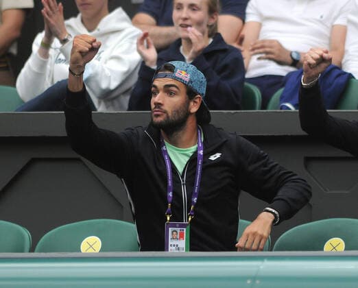 Lawn Tennis - 2021 All England Championships - Week Two - Tuesday - Wimbledon Ladies - Ashley Barty v Ajia Tomljanovic Ajla Tomljanovic s boyfriend Matteo Berrettini (Mens tennis player) urges her on from the players box 