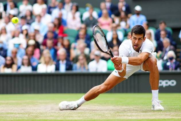 Sport Bilder des Tages Mandatory Credit: Photo by Javier Garcia Shutterstock (12199110dw) Novak Djokovic during his quarter-final match Wimbledon Tennis Championships, Day 9, The All England Lawn Tennis and Croquet Club, London, UK - 07 Jul 2021 Wimbledon Tennis Championships, Day 9, The All England Lawn Tennis and Croquet Club, London, UK - 07 Jul 2021  Copyright: xJavierxGarcia Shutterstockx 12199110dw