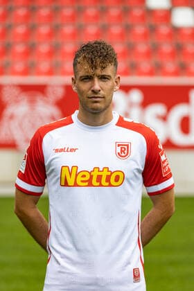 Medientag; SSV Jahn Regensburg 2021 2022 Max Besuschkow; SSV Jahn Regensburg; 2.BL, Portraittermin 2021 2022