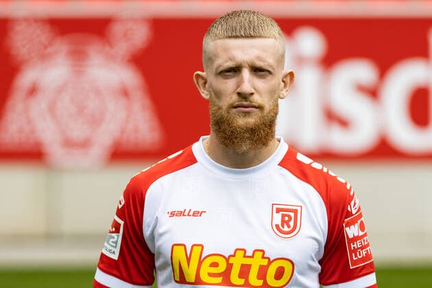Medientag; SSV Jahn Regensburg 2021 2022 Jan-Niklas Beste; SSV Jahn Regensburg; 2.BL, Portraittermin 2021 2022