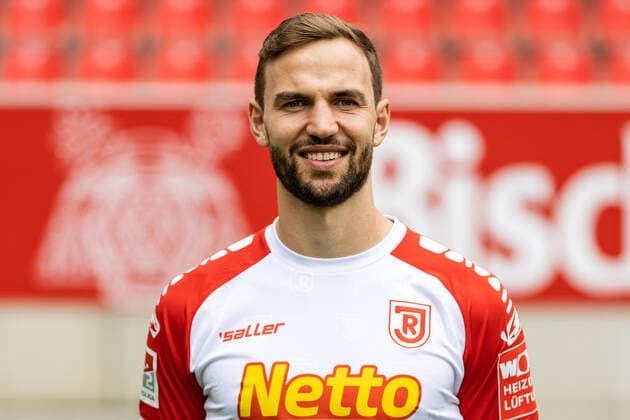 Medientag; SSV Jahn Regensburg 2021 2022 Benedikt Gimber; SSV Jahn Regensburg; 2.BL, Portraittermin 2021 2022