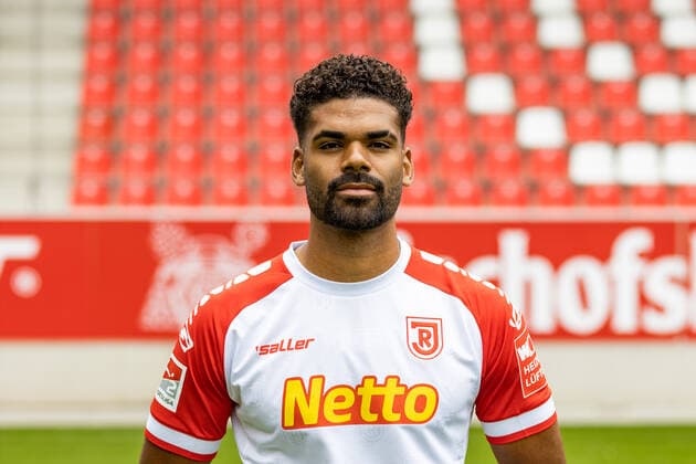 Medientag; SSV Jahn Regensburg 2021 2022 Andre Becker; SSV Jahn Regensburg; 2.BL, Portraittermin 2021 2022