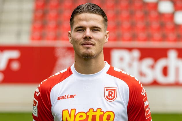 Medientag; SSV Jahn Regensburg 2021 2022 Jan Elvedi; SSV Jahn Regensburg; 2.BL, Portraittermin 2021 2022