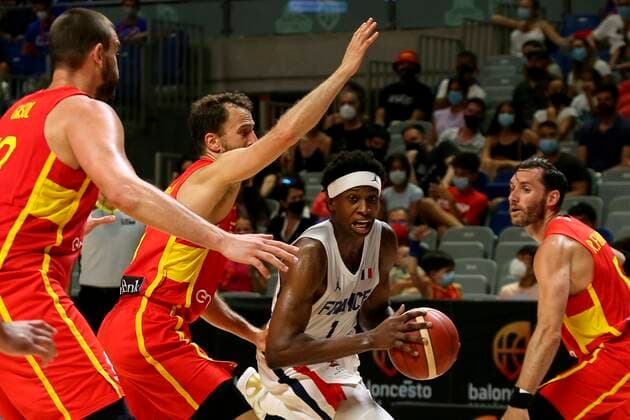 Spain s Sergio Rodriguez (2-L), Marc Gasol (L) and Rudy Fernandez (R) defend France s Frank Ntilikina (2-R) during a friendly basketball match between Spain and France at Martin Carpena pavilion in Malaga, Andalusia, Spain, 08 July 2021. Th?e Spanish team faces France in preparation for the Tokyo 2020 Olympic Games, Olympische Spiele, Olympia, OS Spain - France !ACHTUNG: NUR REDAKTIONELLE NUTZUNG!  Copyright: xDanielxPérezx GRAF6508 20210708-9f7599978672ea2db9d75155f7ecff87651dc7d0