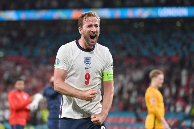Schlussjubel Harry KANE (ENG),Jubel,Freude,Begeisterung, Aktion,Einzelbild,angeschnittenes Einzelmotiv,Halbfigur,halbe Figur. Halbfinale, Spiel M50, England (ENG) - Daenemark (DEN) 2-1 n.V am 07.07.2021 in London Wembley Stadion. Fussball EM 2020 vom 11.06.2021-11.07.2021.