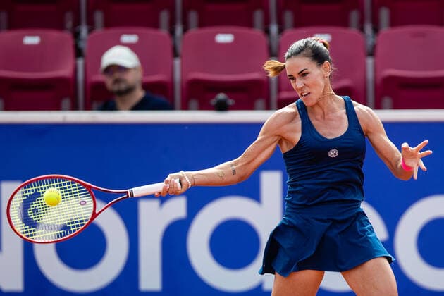 210709 Nuria Parrizas Diaz, Spanien, i semifinal i singel under dag 5 av Nordea Open den 9 juli 2021 i Bastad. Copyright: MATHILDAxAHLBERG BB210709BB045